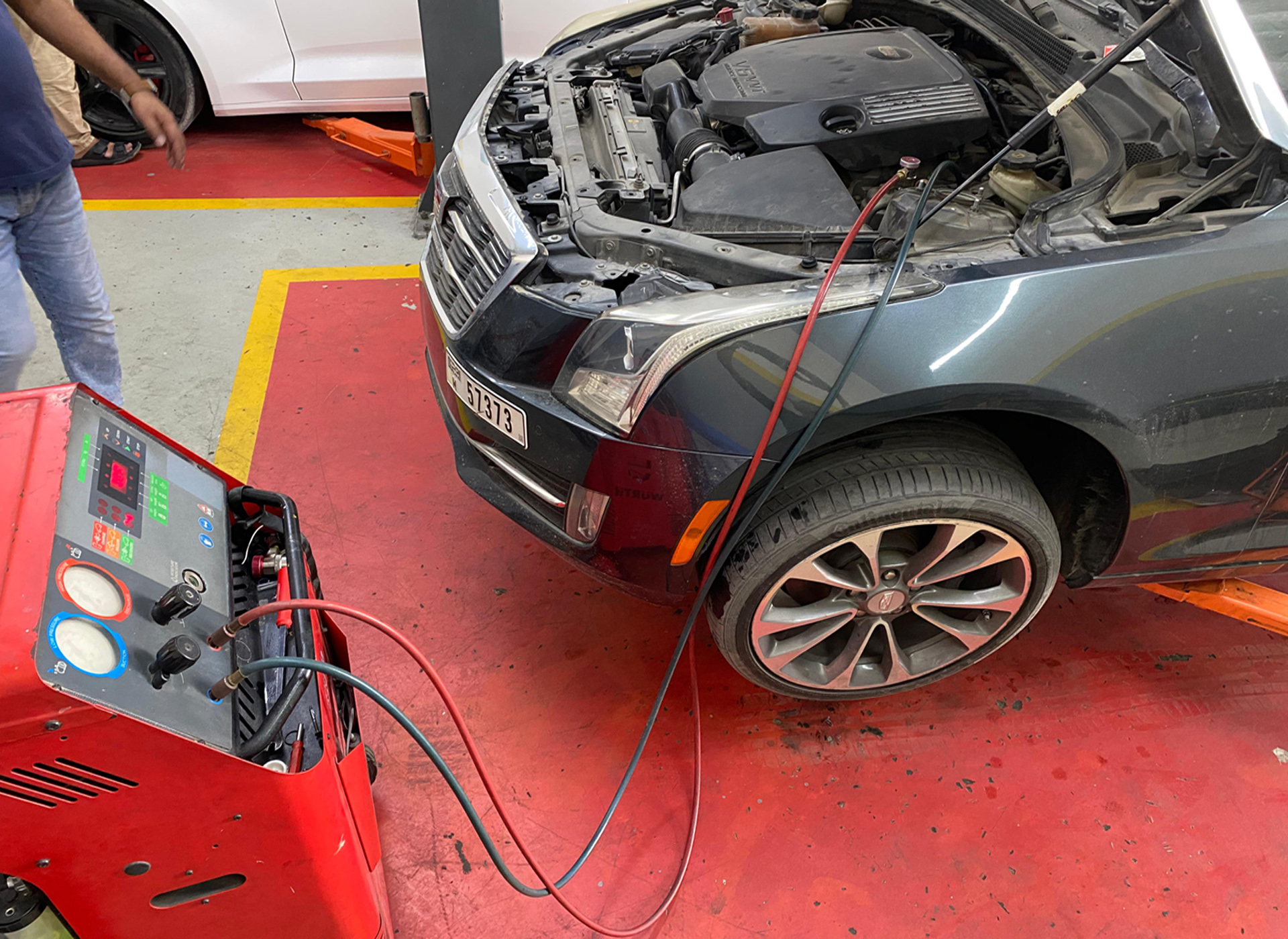 Why Hiring a Car AC Specialist in the UAE Is Essential for Your Vehicle’s Comfort